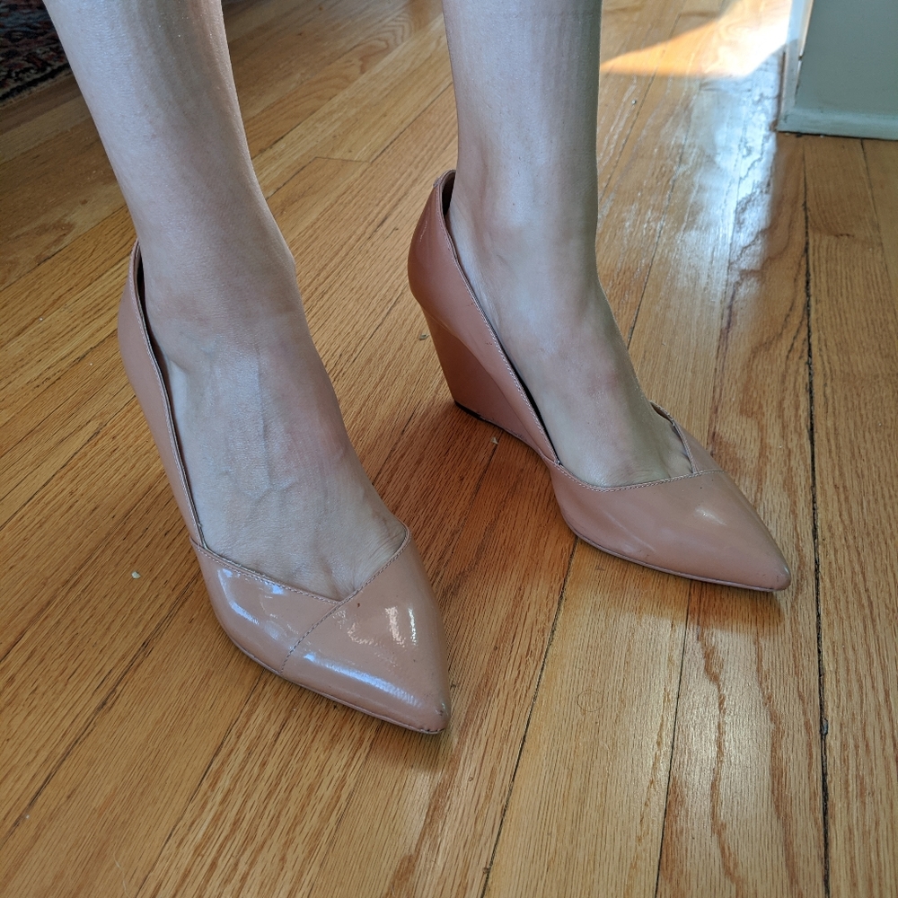 Pour La Victoire pink patent leather pumps